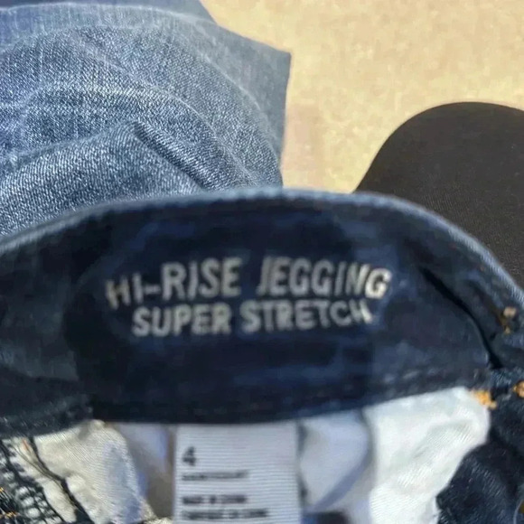 American Eagle High  Rise begging size 4 dark denim - Picture 6 of 6